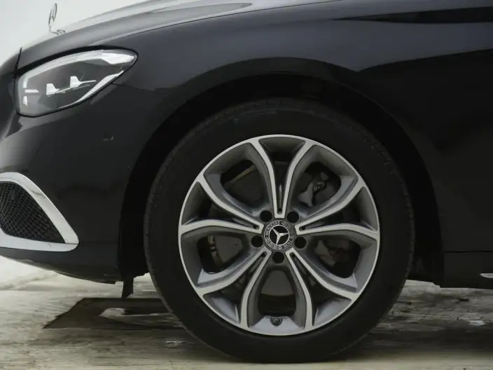 Mercedes-Benz E-Class 2022 Model E 300 L Luxury Model sedan – фото 9