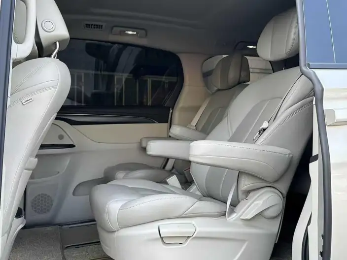 Buick GL8 2023 Model ES Luzun 2.0T Comfort Model – фото 8