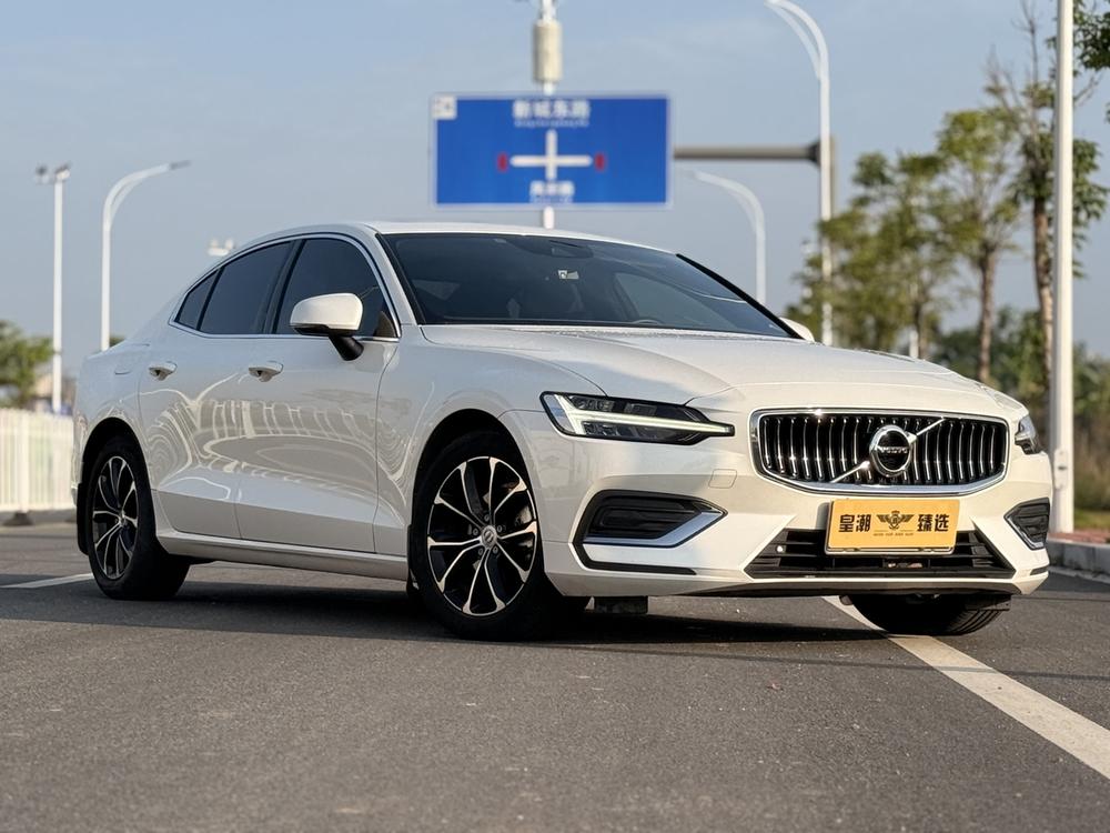 Volvo S60 2022 B4 Intelligent Refined Luxury – фото 3