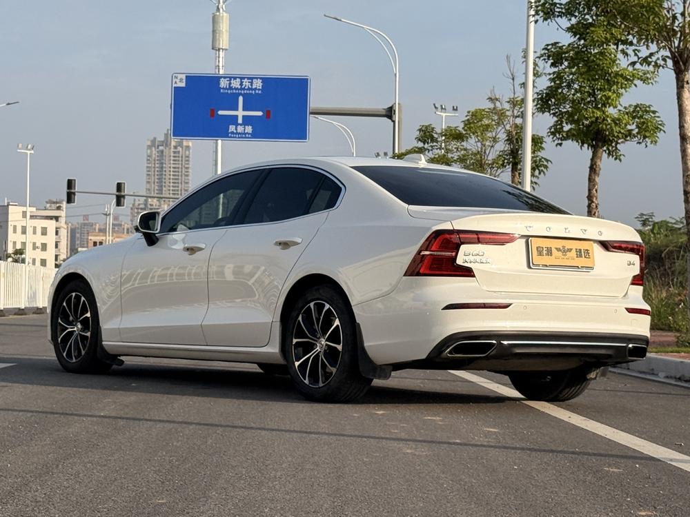 Volvo S60 2022 B4 Intelligent Refined Luxury – фото 5