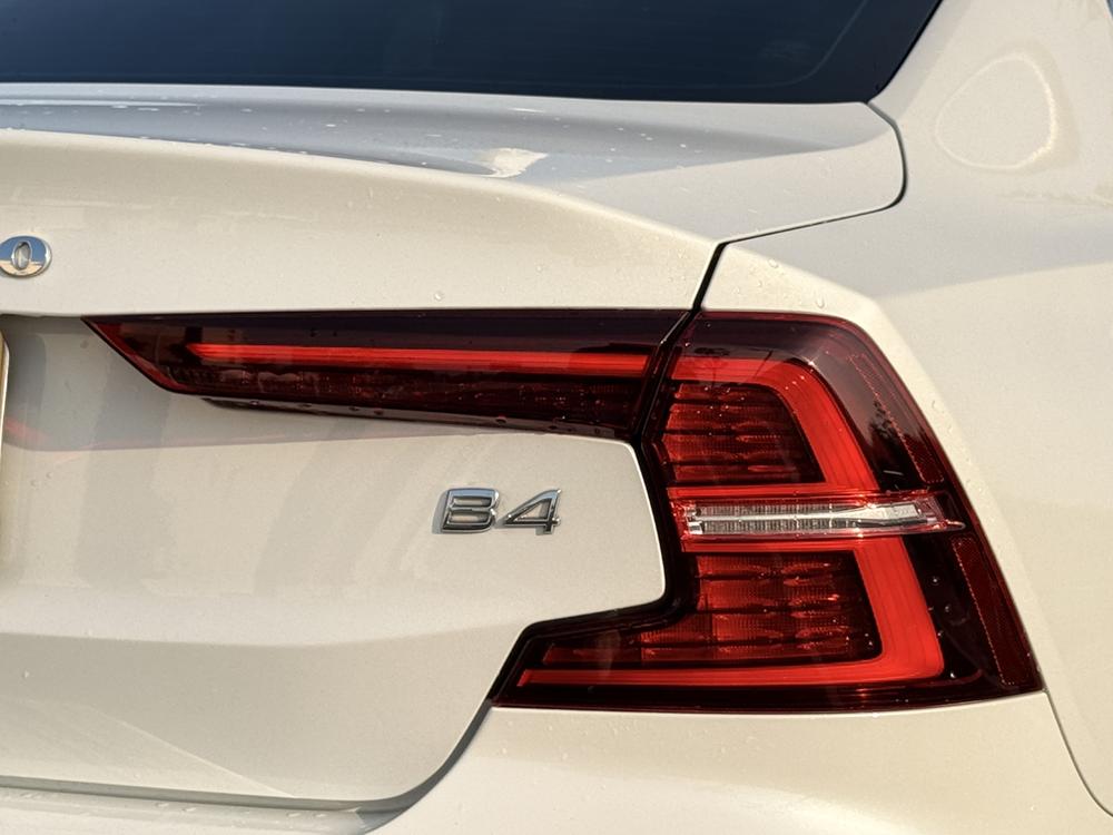 Volvo S60 2022 B4 Intelligent Refined Luxury – фото 9