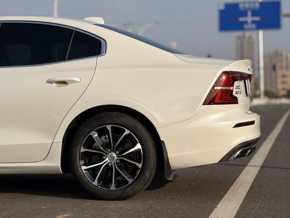 Volvo S60 2022 B4 Intelligent Refined Luxury – фото 12