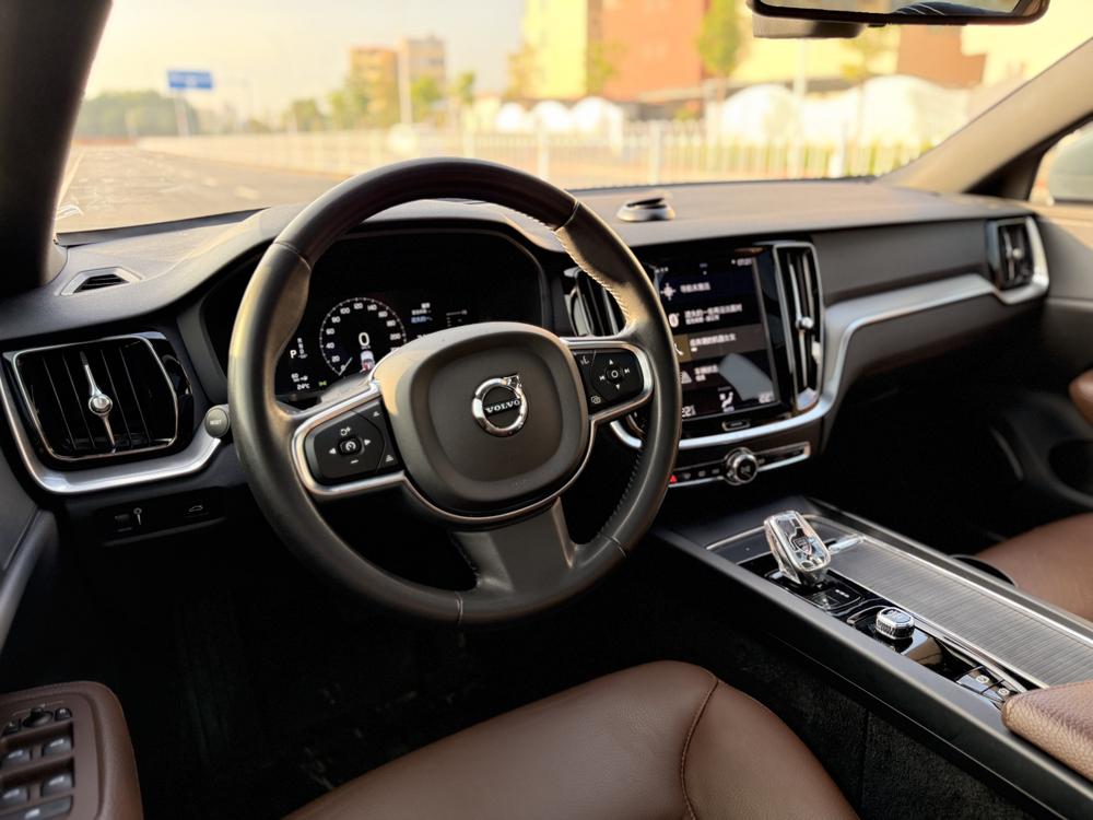 Volvo S60 2022 B4 Intelligent Refined Luxury – фото 21