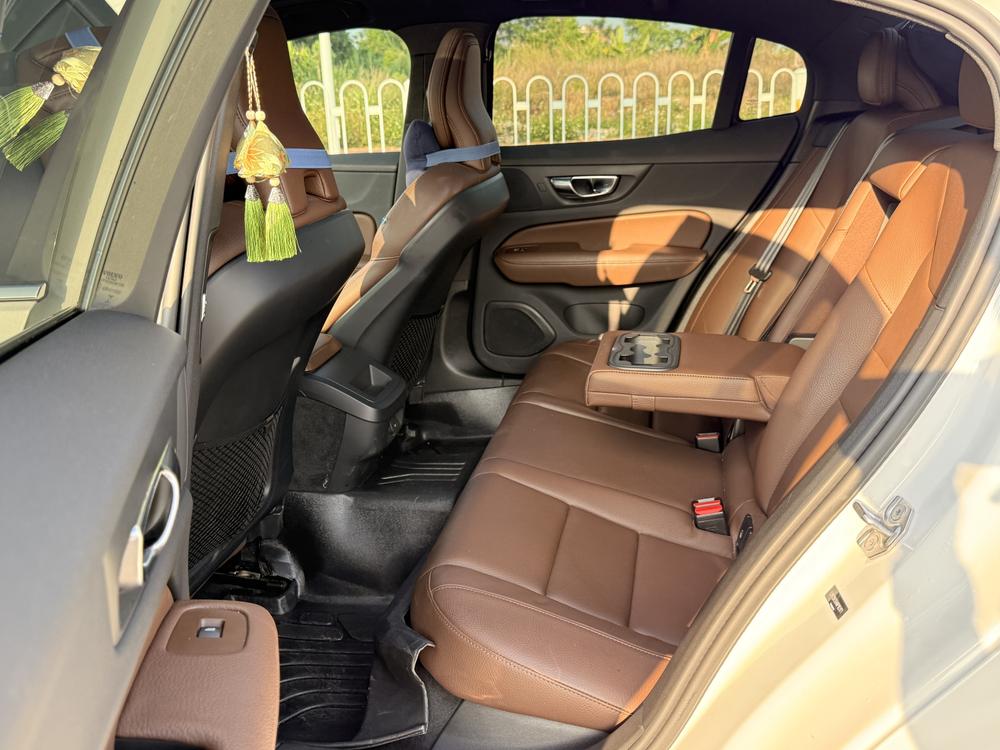 Volvo S60 2022 B4 Intelligent Refined Luxury – фото 25