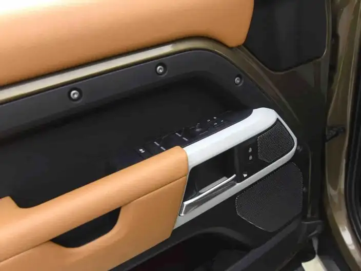Land Rover Defender 2023 Model Facelift 110 P400 X-Dynamic HSE – фото 5