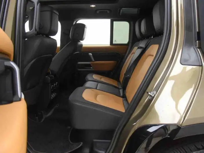 Land Rover Defender 2023 Model Facelift 110 P400 X-Dynamic HSE – фото 10