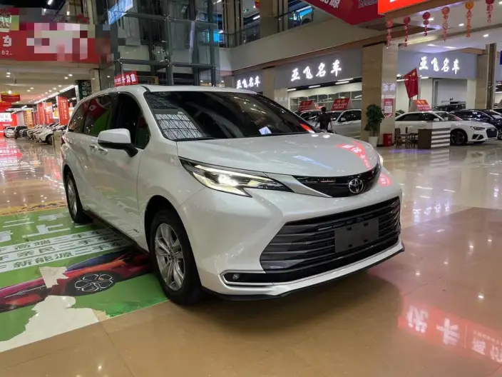 Toyota Sienna 2024 Model Hybrid 2.5L 4WD Premium Edition