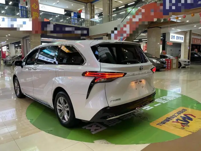 Toyota Sienna 2024 Model Hybrid 2.5L 4WD Premium Edition