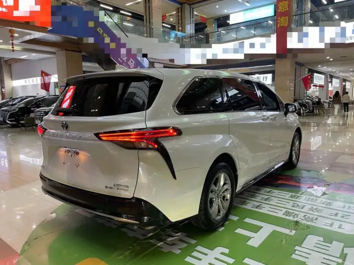 Toyota Sienna 2024 Model Hybrid 2.5L 4WD Premium Edition – фото 6