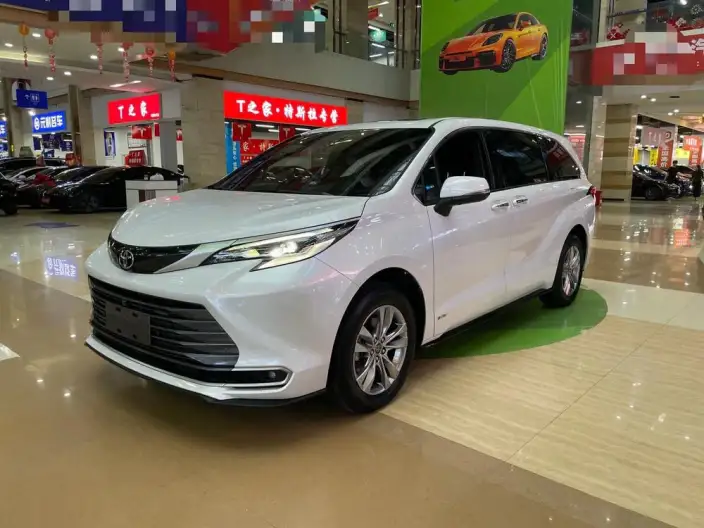 Toyota Sienna 2024 Model Hybrid 2.5L 4WD Premium Edition – фото 10