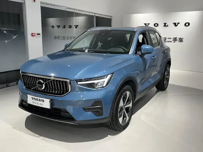 Volvo XC40 2025 Model B4 4WD Smart Range Deluxe Edition