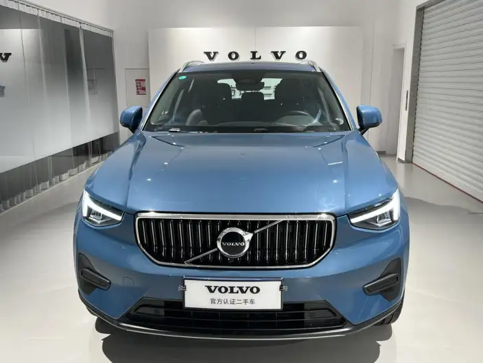 Volvo XC40 2025 Model B4 4WD Smart Range Deluxe Edition