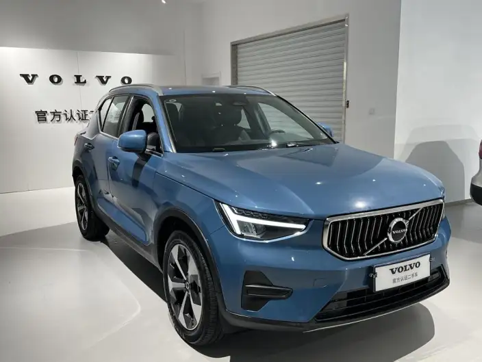 Volvo XC40 2025 Model B4 4WD Smart Range Deluxe Edition