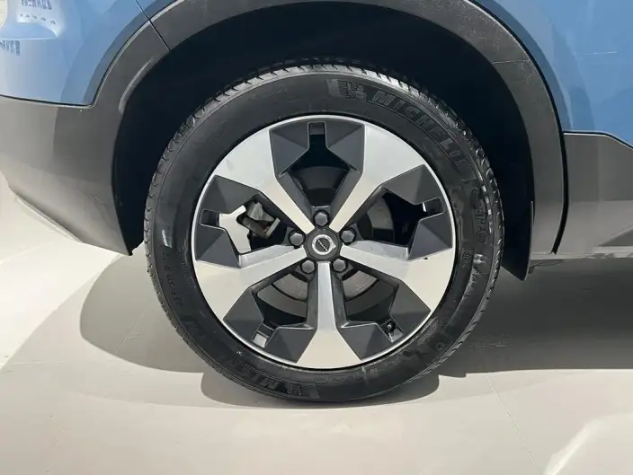 Volvo XC40 2025 Model B4 4WD Smart Range Deluxe Edition – фото 10