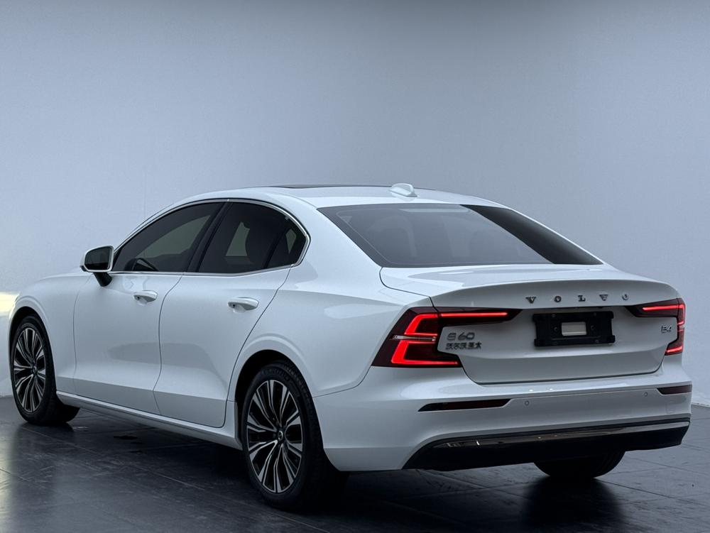 Volvo S60 2023 B4 Smart Enjoy Luxury – фото 4