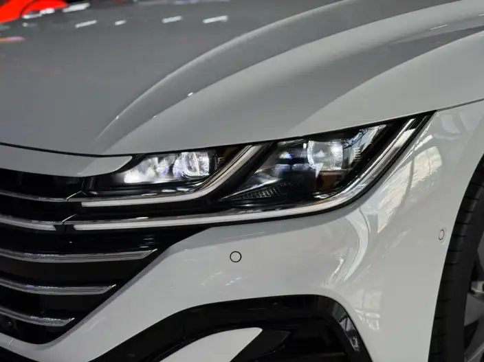 Volkswagen CC 2023 Model 380TSI Eye-catching version – фото 7