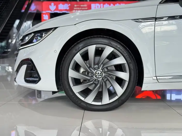 Volkswagen CC 2023 Model 380TSI Eye-catching version – фото 10