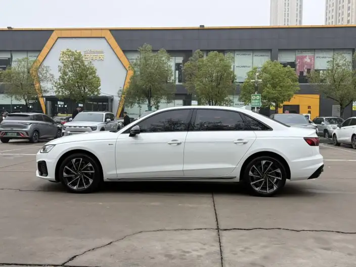 Audi A4 L 2023 Model 40 TFSI Luxury Dynamic Model