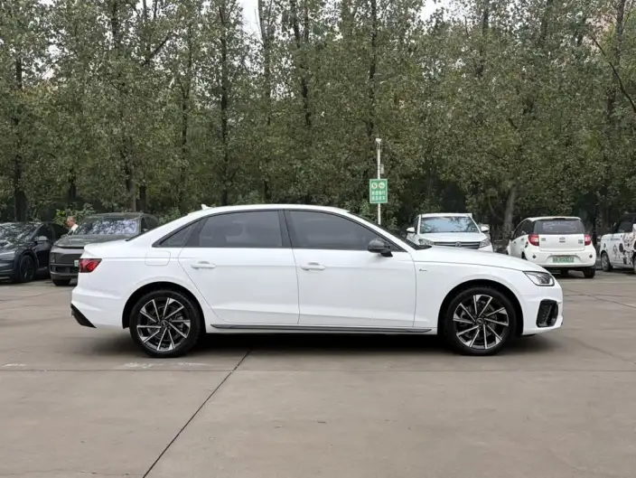 Audi A4 L 2023 Model 40 TFSI Luxury Dynamic Model – фото 8