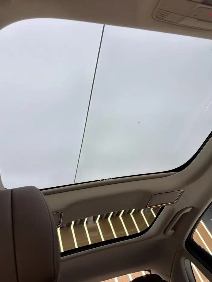 Mercedes-Benz E-Class PHEV 2023 Model E 350 e L Sports sedan – фото 10