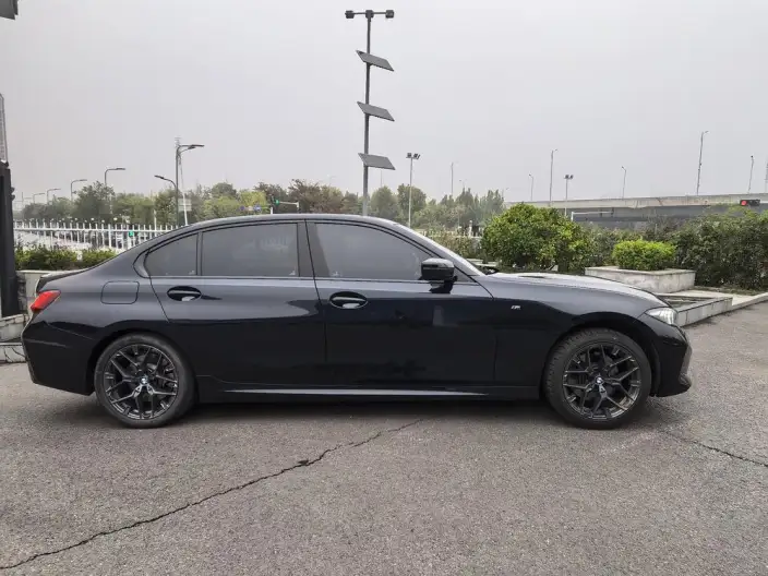 BMW 3 Series 2025 Model 330Li M Sports Night Set – фото 8