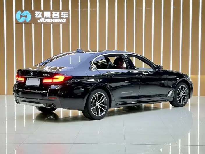 BMW 5 Series 2022 Model Facelift II 525Li M Sports Set – фото 6