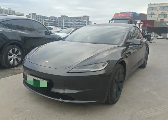 Model 3 2025 Model Facelift Rear-wheel drive version – фото 1