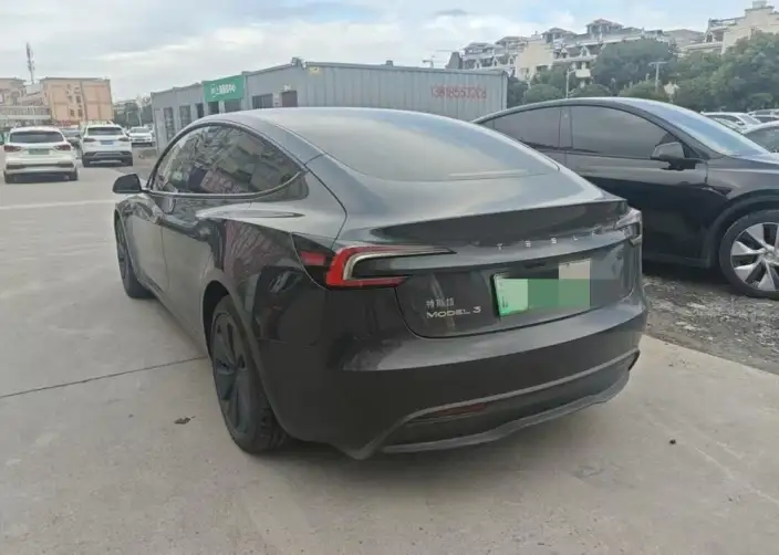 Model 3 2025 Model Facelift Rear-wheel drive version – фото 4