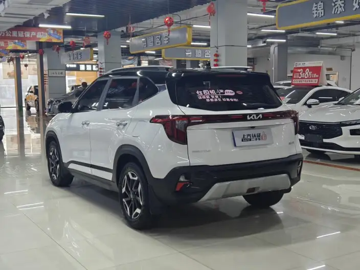 Kia Seltos 2023 Model 1.5L IVT Premium Edition – фото 4
