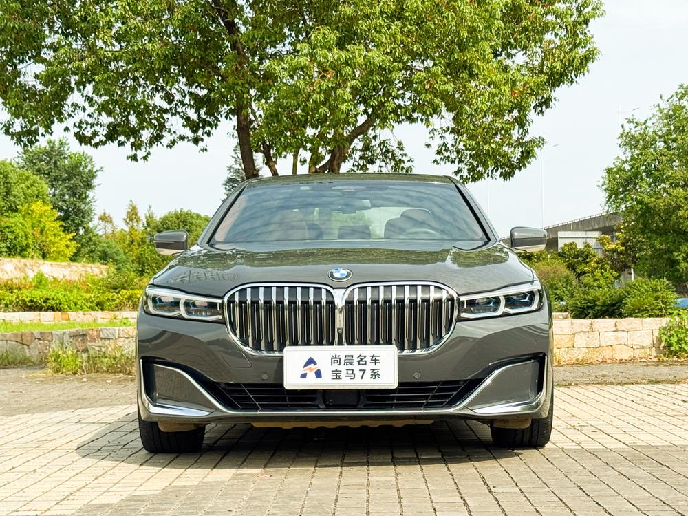 BMW 7 Series Модель 2019 года комплектация 740Li xDrive Executive тип Luxury Set – фото 2