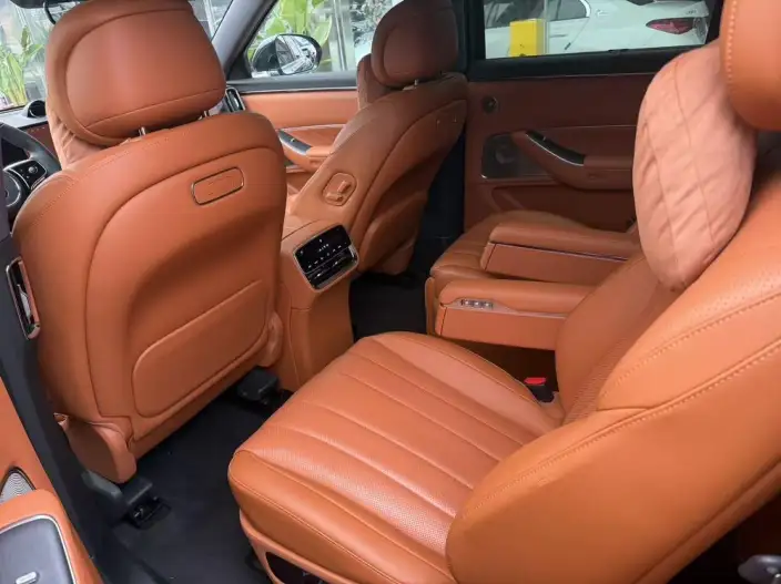 AITO M8 2025 Model 235 Extended Range Edition 4WD – фото 6
