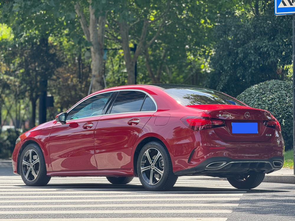Mercedes-Benz A-class Раздел 2023 A 200 L Sports sedan Fashion Edition – фото 4