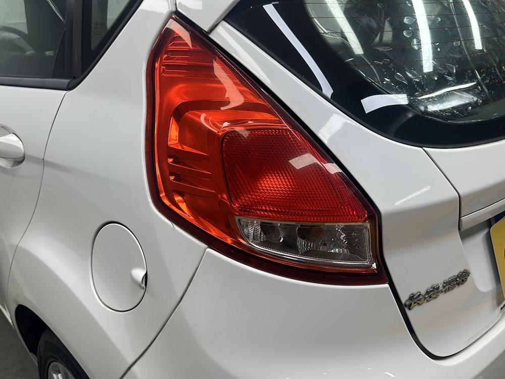 Ford Fiesta 2013 модификация лян кузов 1.5L Manual Fashion – фото 13