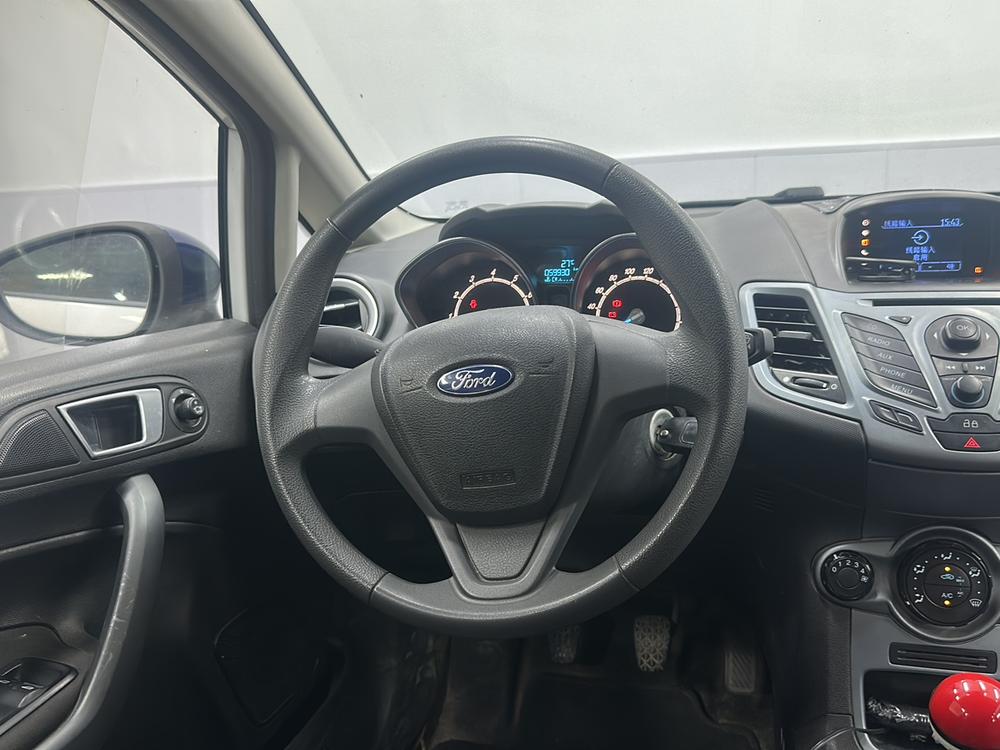 Ford Fiesta 2013 модификация лян кузов 1.5L Manual Fashion – фото 16