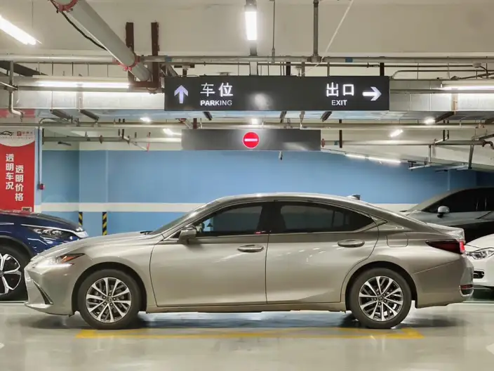 Lexus ES 2022 Model 200 Superior Edition