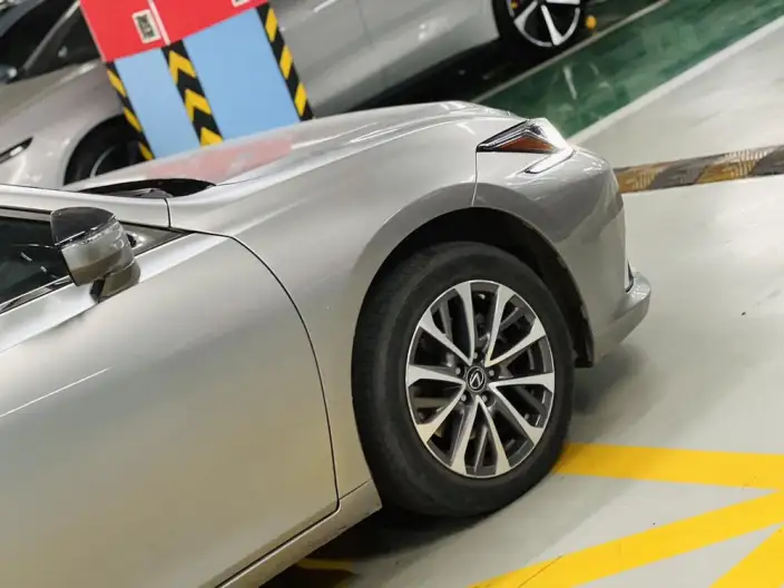 Lexus ES 2022 Model 200 Superior Edition – фото 10