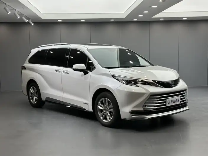 Toyota Sienna 2021 Model 2.5L Hybrid Platinum edition – фото 3