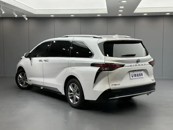 Toyota Sienna 2021 Model 2.5L Hybrid Platinum edition – фото 5