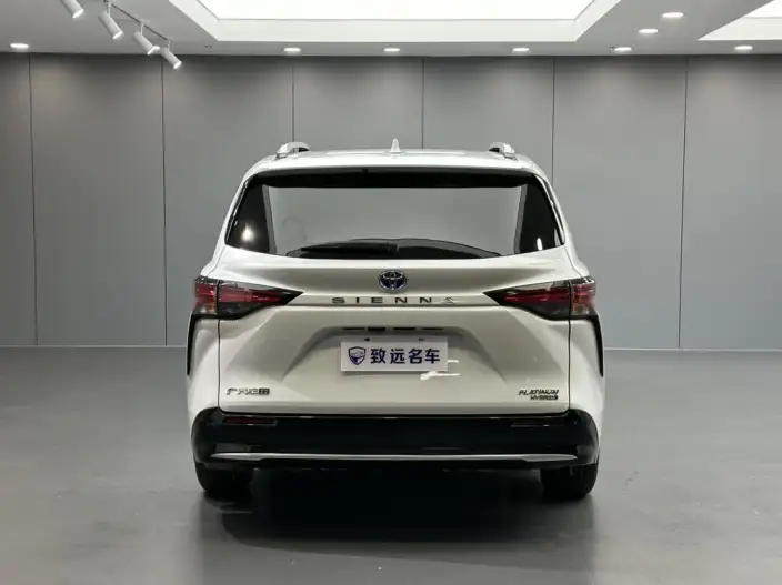 Toyota Sienna 2021 Model 2.5L Hybrid Platinum edition – фото 6
