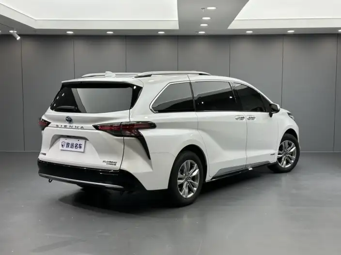 Toyota Sienna 2021 Model 2.5L Hybrid Platinum edition – фото 7