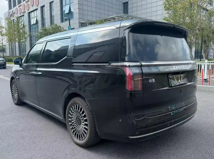 ZEEKR 009 2024 Model VI seat Executive Edition 4WD 108kWh