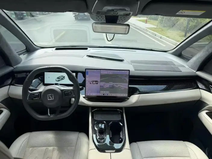 ZEEKR 009 2024 Model VI seat Executive Edition 4WD 108kWh – фото 7