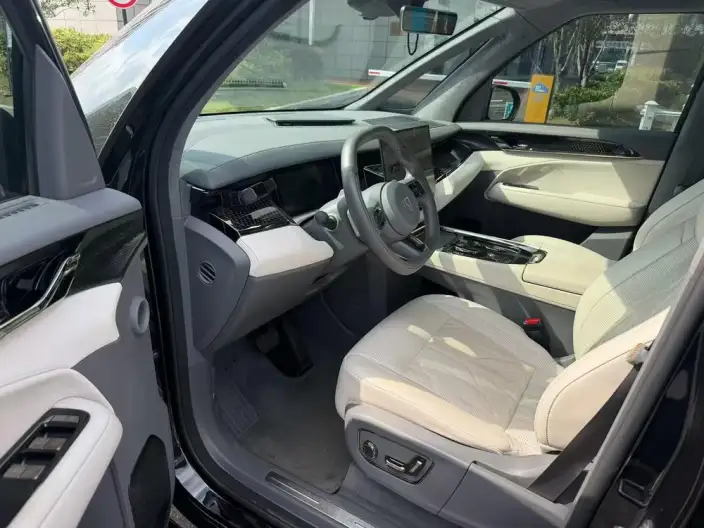 ZEEKR 009 2024 Model VI seat Executive Edition 4WD 108kWh – фото 8