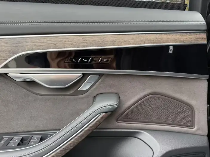 Audi A8 2023 Model A8L 55 TFSI quattro Flagship Model – фото 10