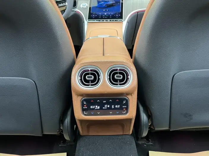 Mercedes-Benz GLC 2025 Model Facelift GLC 300 L 4MATIC Dynamic Model 5 seat – фото 10