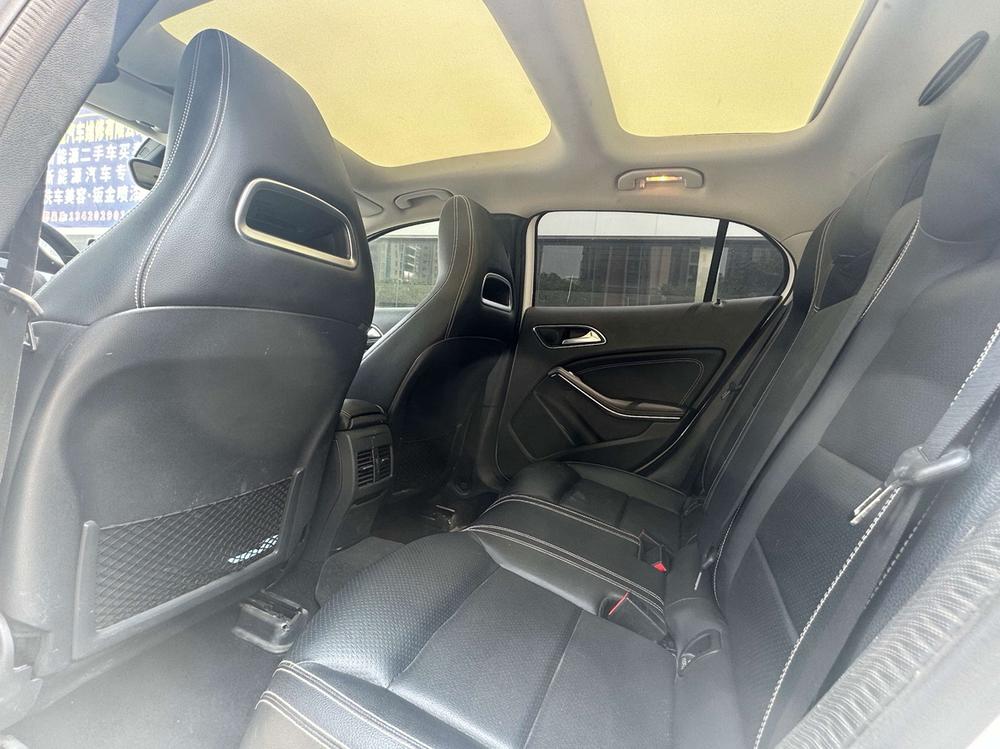 Mercedes-Benz GLA 2019 GLA 200 Style – фото 9