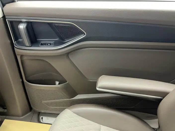 Viloran 2024 Model 330TSI Business Edition – фото 9
