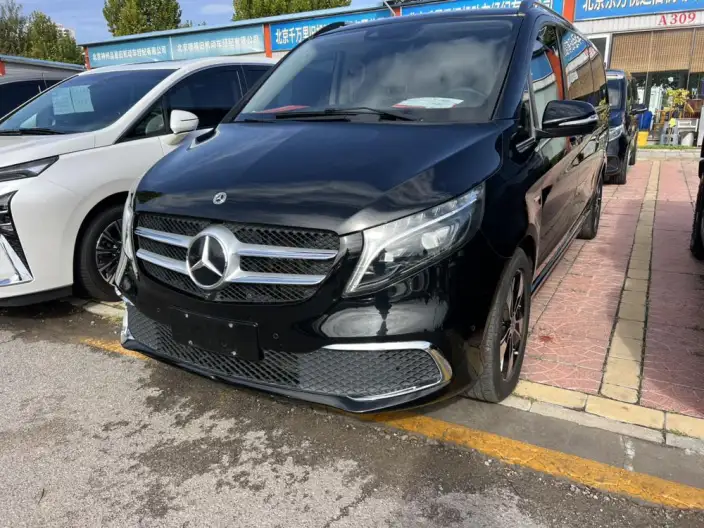 Mercedes-Benz V-Class 2022 Model V 260 L Long wheelbase Premium Edition – фото 1