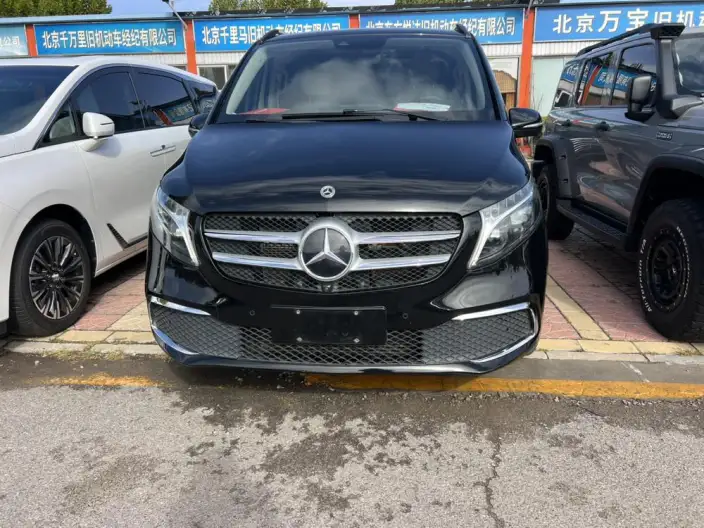 Mercedes-Benz V-Class 2022 Model V 260 L Long wheelbase Premium Edition – фото 2