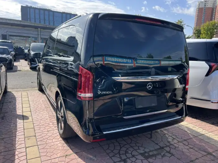 Mercedes-Benz V-Class 2022 Model V 260 L Long wheelbase Premium Edition – фото 4